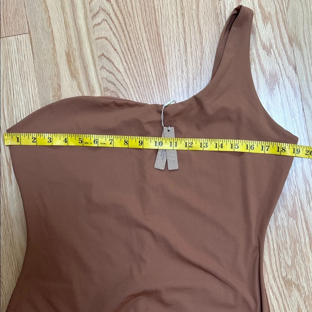 New! Skims 3X One shoulder caramel onesie jumpsuit.